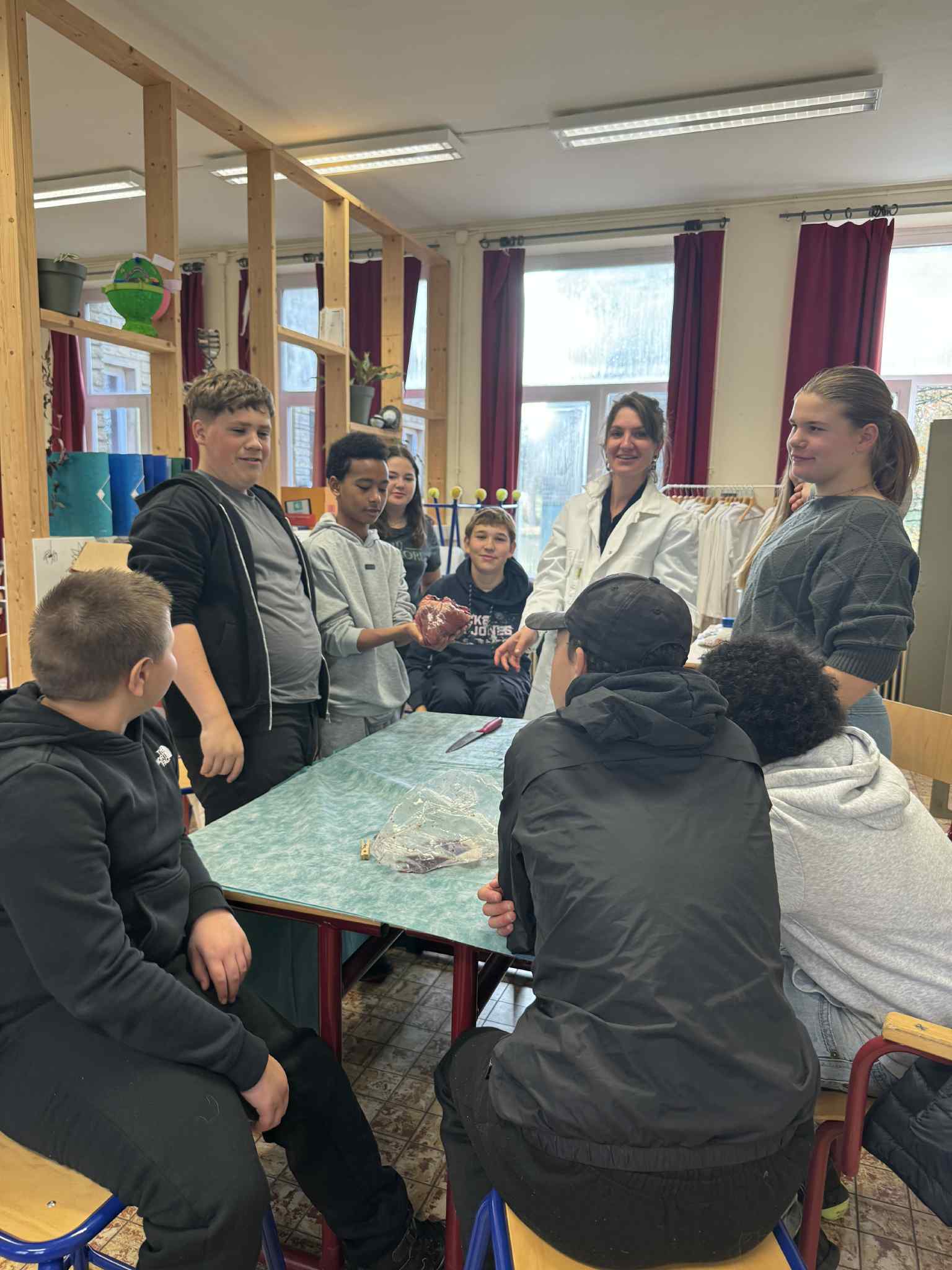 - 𝗗𝗲́𝗺𝗼𝗻𝘀𝘁𝗿𝗮𝘁𝗶𝗼𝗻 𝗲𝘁 𝗺𝗮𝗻𝗶𝗽𝘂𝗹𝗮𝘁𝗶𝗼𝗻 𝗮𝘂 𝗰𝗼𝘂𝗿𝘀 𝗱𝗲 𝗦𝗰𝗶𝗲𝗻𝗰𝗲𝘀 𝗱𝗲𝘀 𝟮𝗲 𝗗𝗶𝗳𝗳-