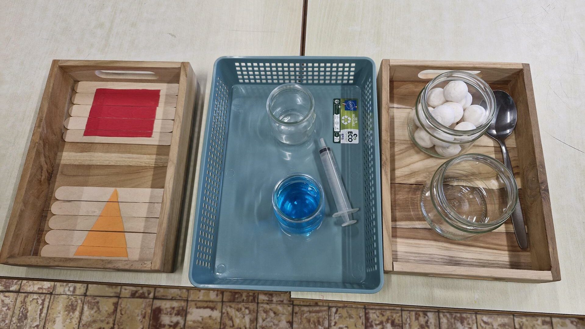 Montessori et les 5tq AE